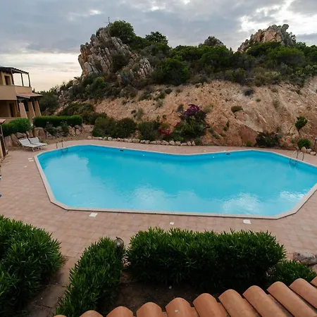 아파트 La Roccia Vermentino Sardegna 코스타 파라디소